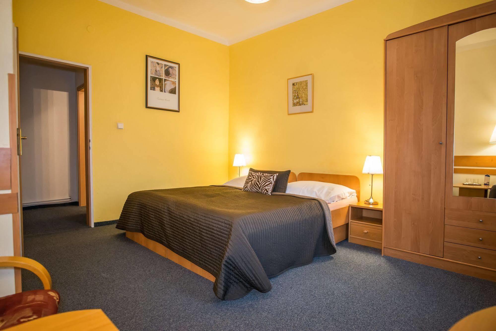 Hotel City Bell Praag Buitenkant foto
